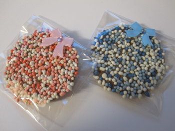 chocolade flikken met muisjes verpakt roze of blauw