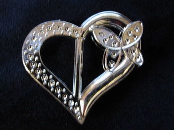 Hart met vlinder zilverkleur