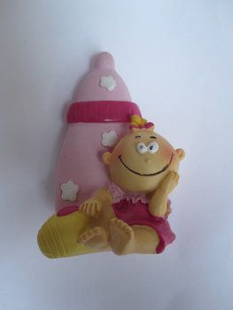 lachende baby met fles of maan