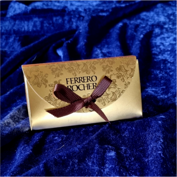 lux doosje met 2 rerrero rocher pralines