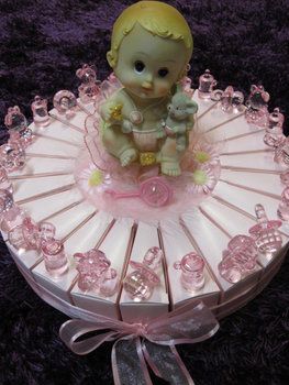 roze taart babyshower, fles, beer.